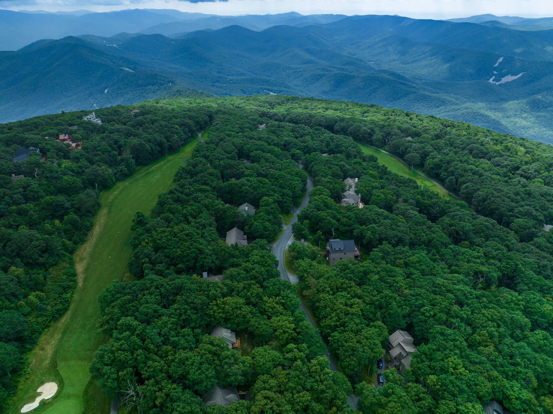 Blue Ridge Ortus Spacious Cabin Rental in Wintergreen, VA